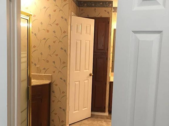 3rd image of 6713 Manitowoc Dr