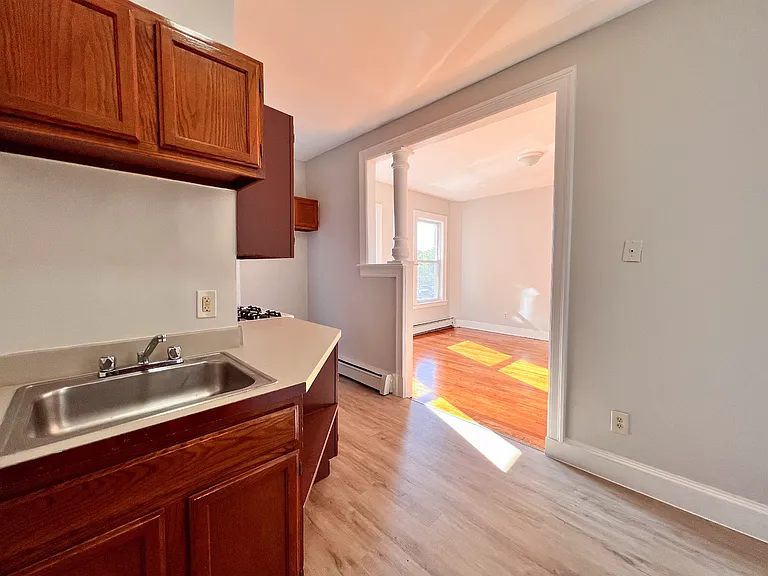 291 Buckingham St / Luca Investments LLC — Photo 58
