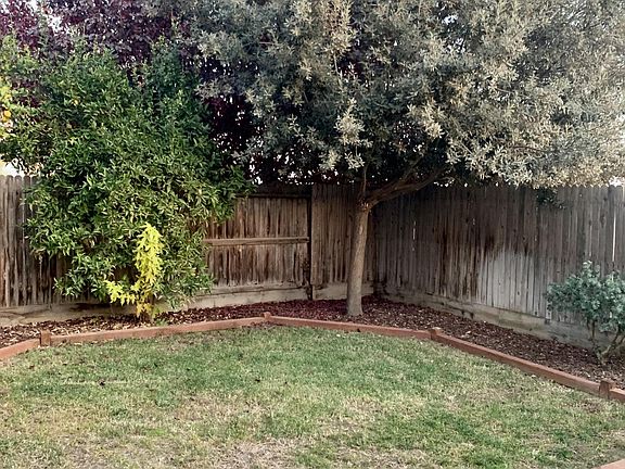 5th image of 3817 E Country Ave