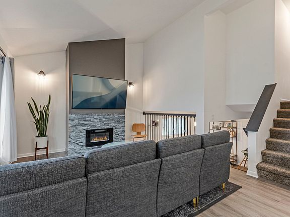 3rd image of 9308 Home Ct