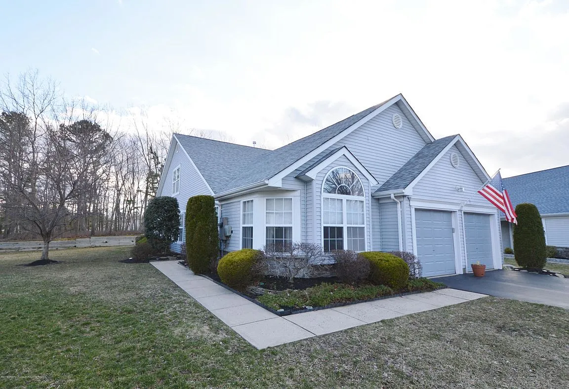 2846 Roseville Ct photo 1