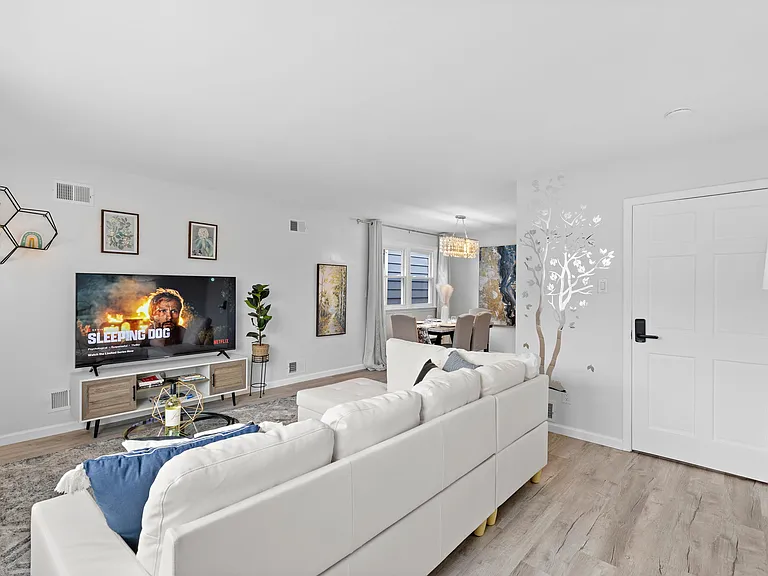 86 W 10th St #2 — Photo 9