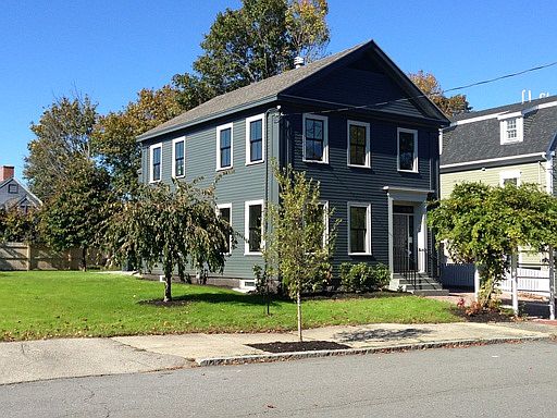 2nd image of 34 Bromfield St