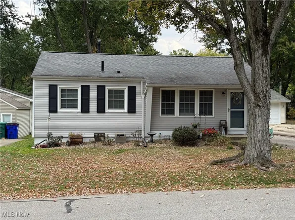 324 Maple St, Ravenna, OH 44266