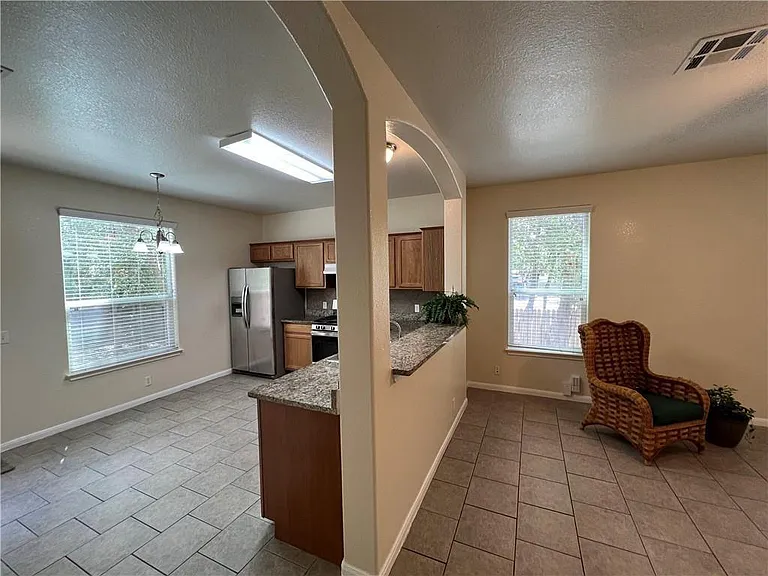 2400 Allred Dr #B — Photo 10