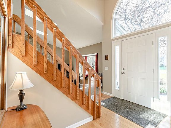 5th image of 47 Stonewood Dr