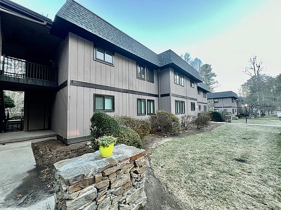 Laurel Park Villas 33 Lake Drive G2