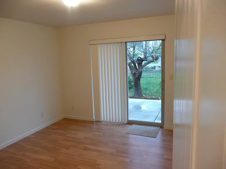 204 W Putman St — Photo 6
