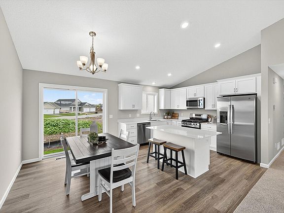 5th image of 921 Brandenburg Ln