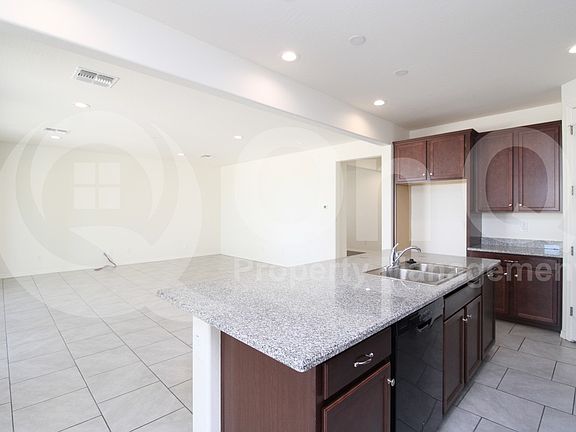 4th image of 16090 W Shaw Butte Dr