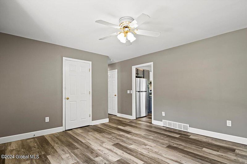 5th image of 156 Rimbrave Drive