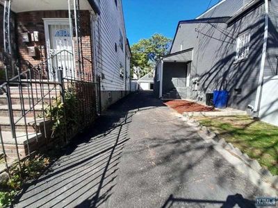 205 Eastern Pkwy, Newark, NJ, 07106