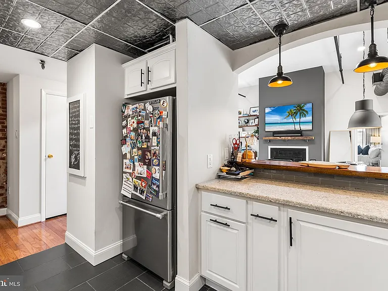 205 N 4th St #11-F5 — Photo 16