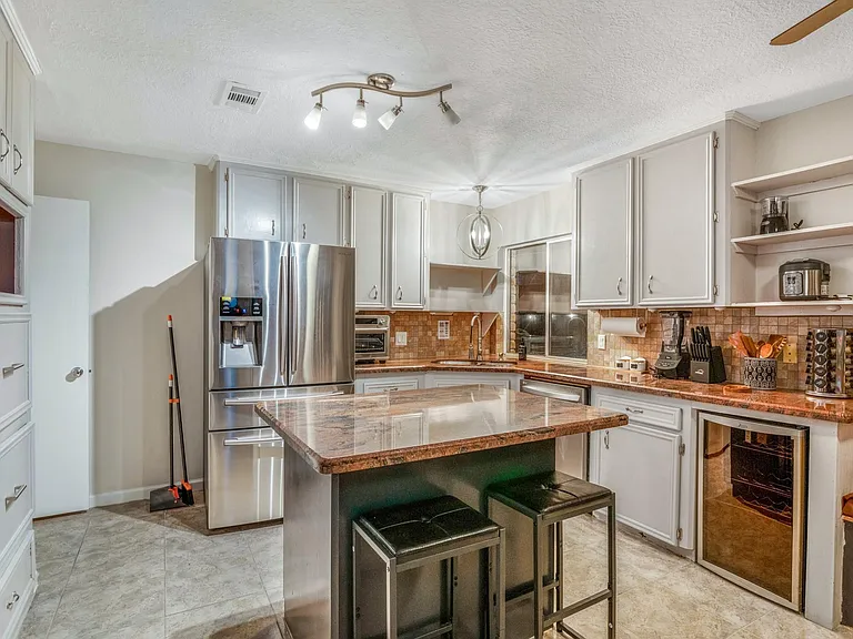 2539 Jester Ln — Photo 10
