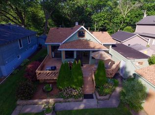 3313 S Riverdale Rd, McHenry, IL 60051