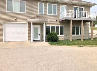 776 Peosta St, Peosta, IA 52068