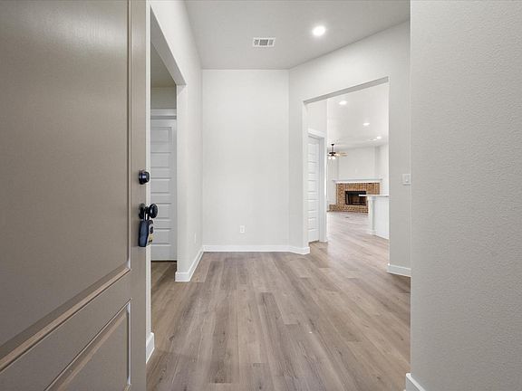 2nd image of 2806 Turner Ave