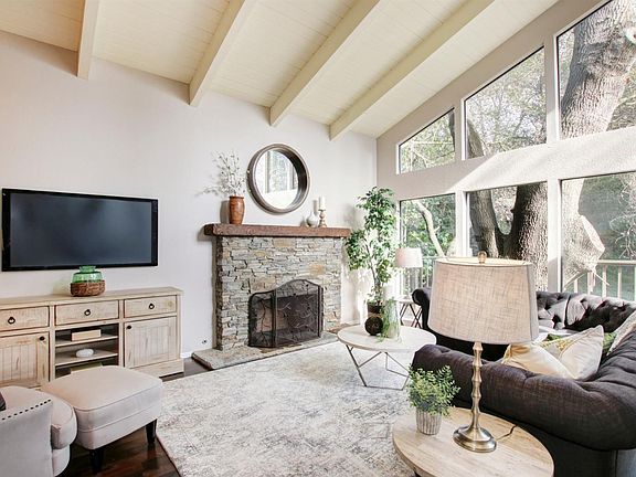3rd image of 30 Riverbank Pl