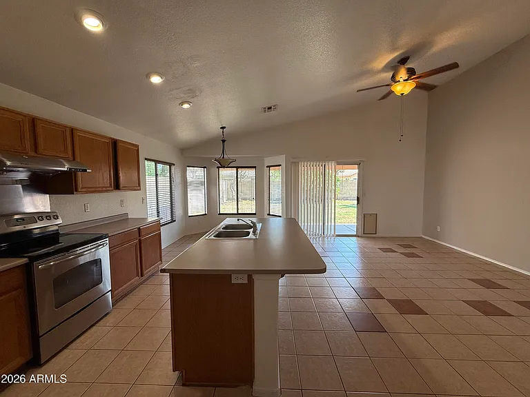4855 W Buffalo St — Photo 13