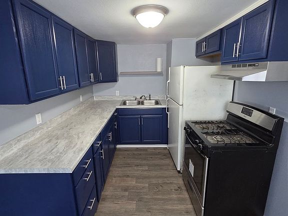 3rd image of 220-226 E J St