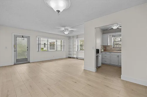 142 Kent St #I Photo 1