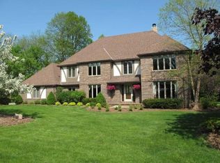 3220 Holsen Ct, Brookfield, WI 53005