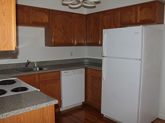 5th image of 31 Birch Ct