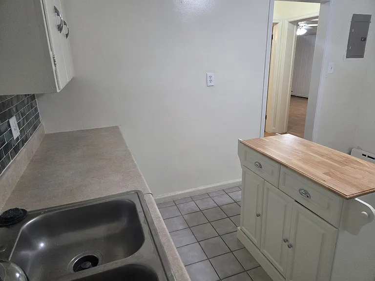 625 Houston Ave #1 — Photo 12