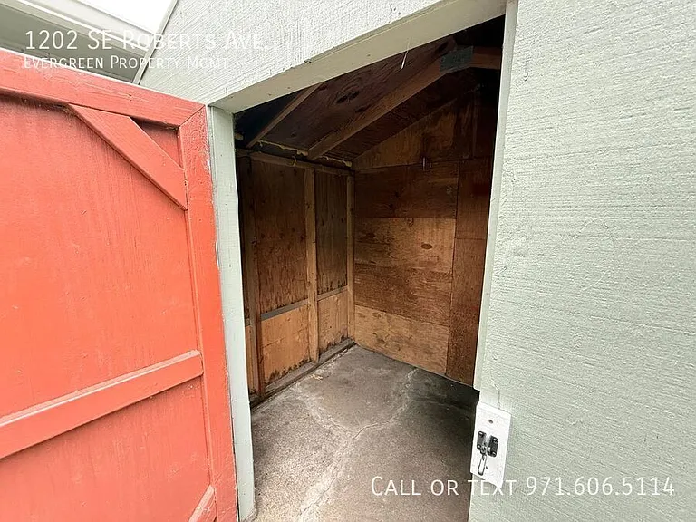 1202 SE Roberts Ave — Photo 25