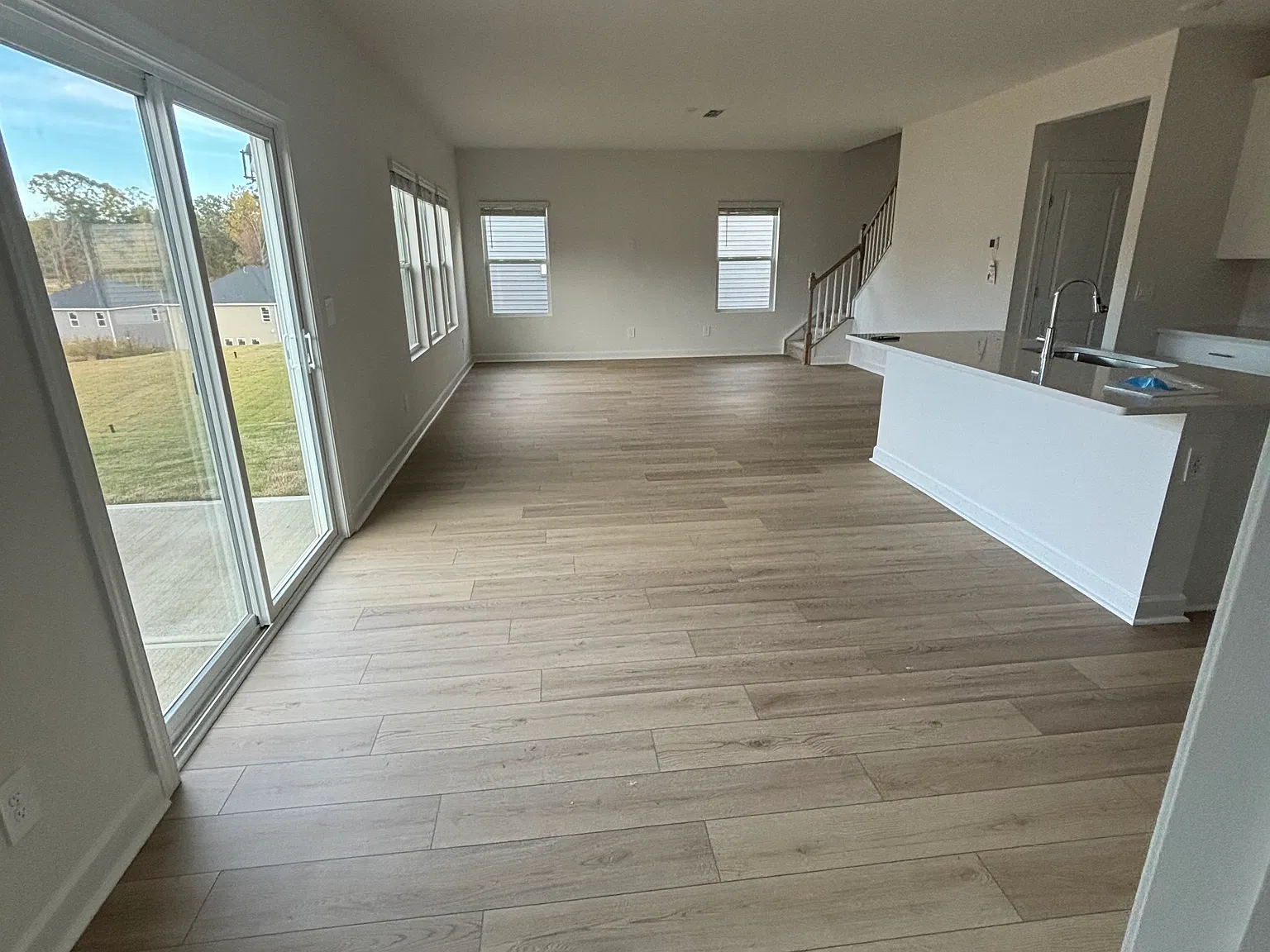 4 bed, 2.5 bath, 2345 sqft, $3,000 — Photo 4