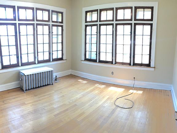 3rd image of 2301 W Arthur Ave APT 3