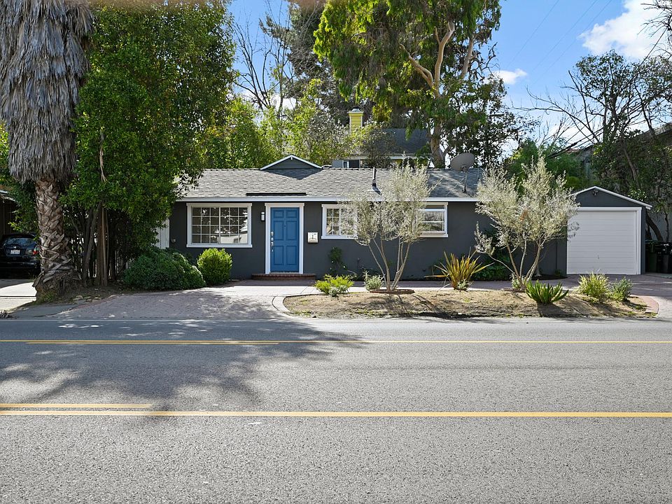 1st image of 13548 Moorpark St