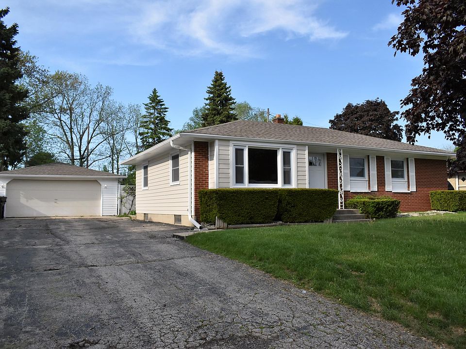 1st image of 1736 Spruce Ct