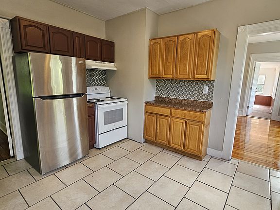 5th image of 688 Dixwell Ave #2AA