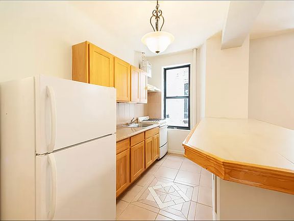 3rd image of 531 W 151st St APT 32