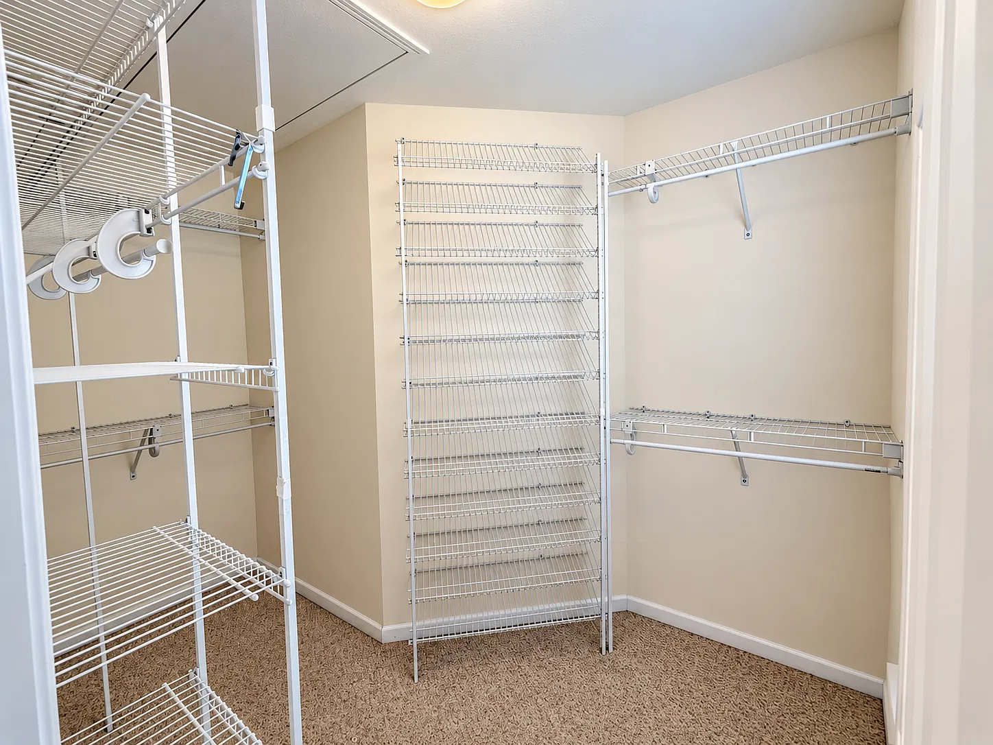 176 Kerry Gibbons Drive - 1 — Photo 4