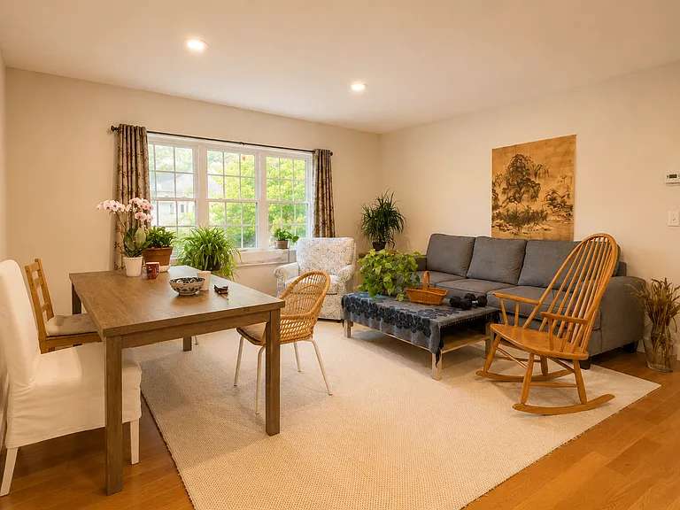 30 Lake Shore Ct #1 — Photo 4