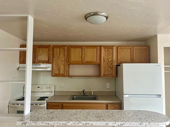 5th image of 333-415 N Church St #389