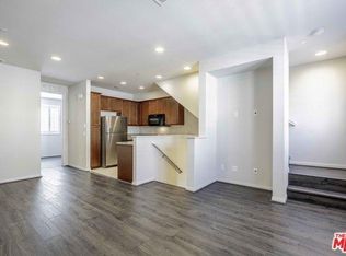 14120 W Oak Ln, Van Nuys, CA 91405