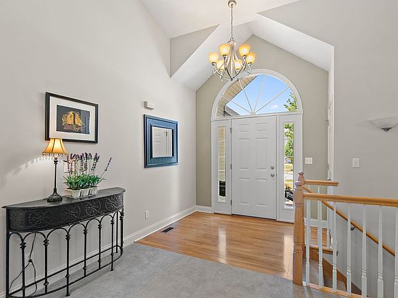 4th image of 1426 Beach Ln