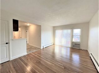 31 Green St APT 6, Reading, MA 01867