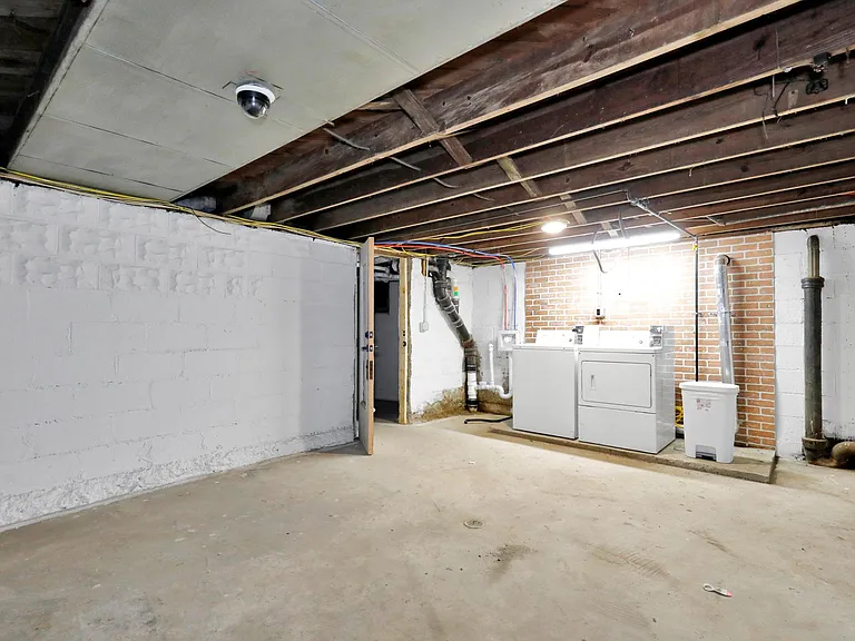 1224 E Malcolm X St #1 — Photo 12