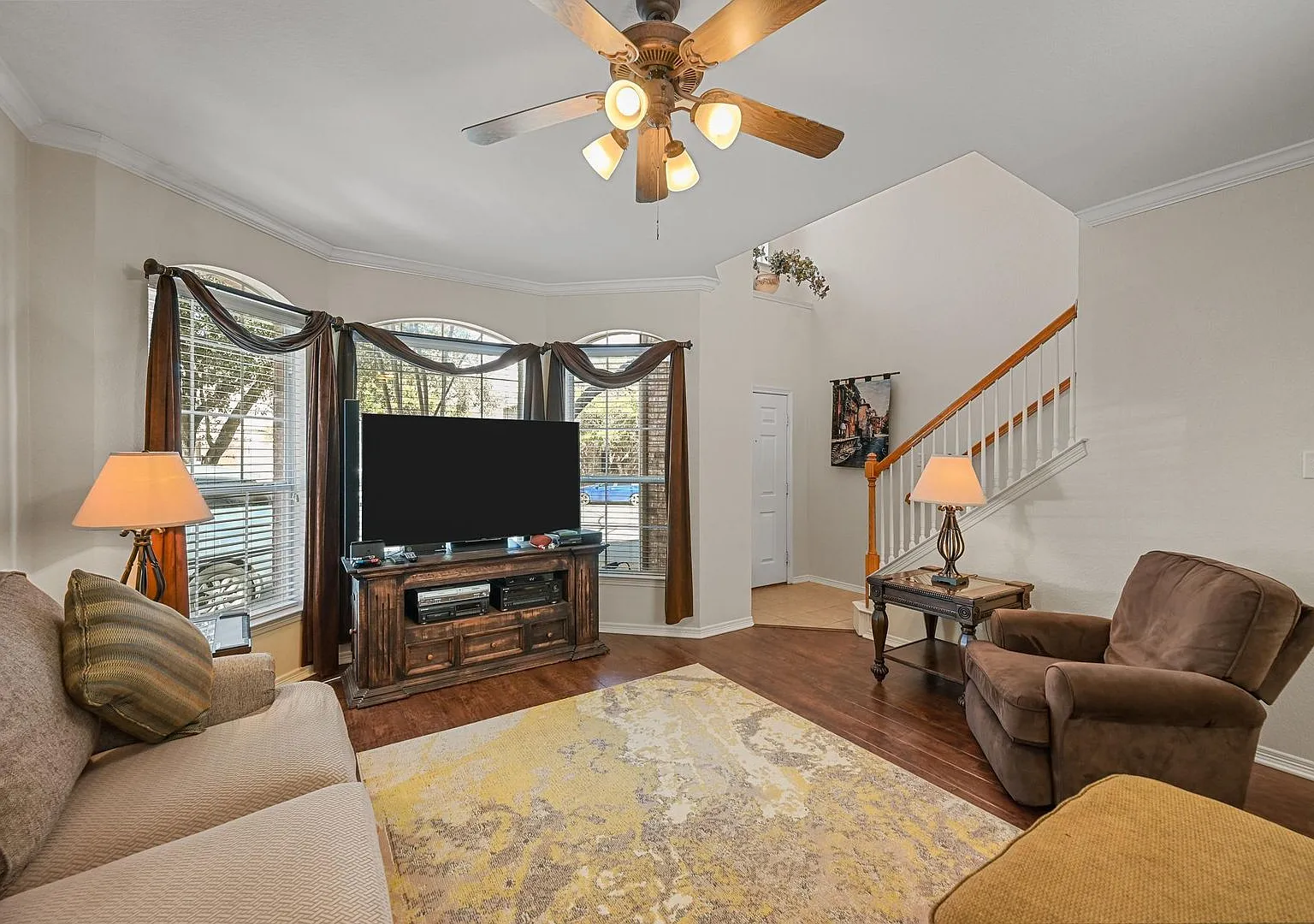 Beautiful Home in Desirable Flower Mound Area — Photo 3