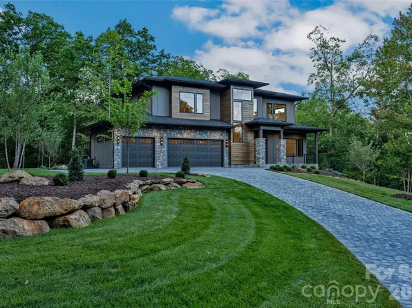 163 Stonefly Dr, Horse Shoe, NC 28742