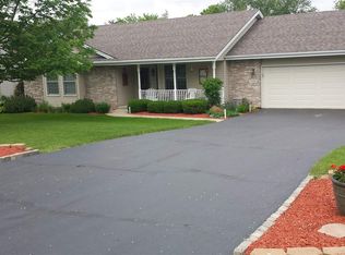 5256 E Nordic Woods Dr, Byron, IL 61010