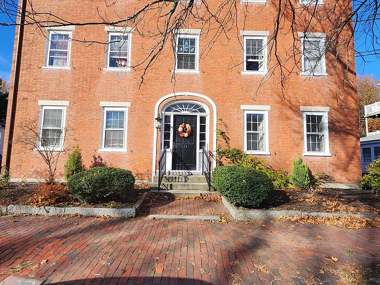 134 State St — Photo 26