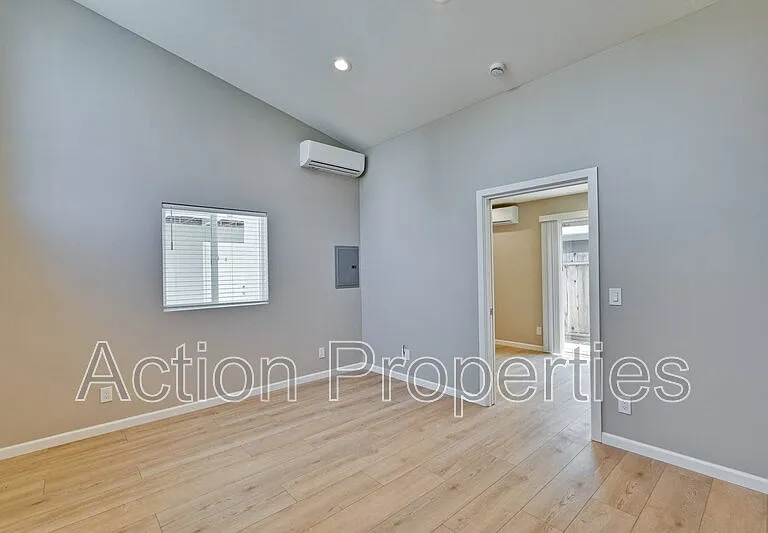 368 Camille Ct — Photo 4