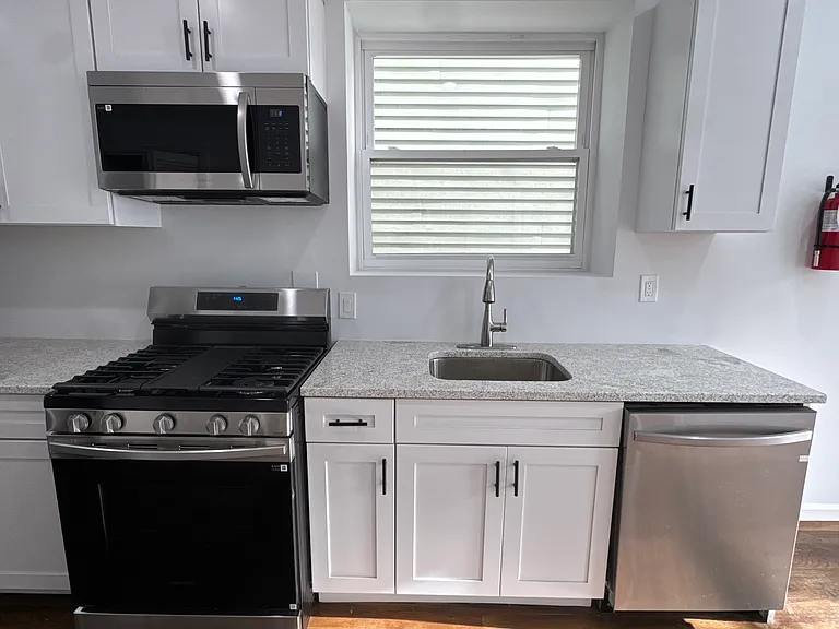 196 Malvern St #3 — Photo 2