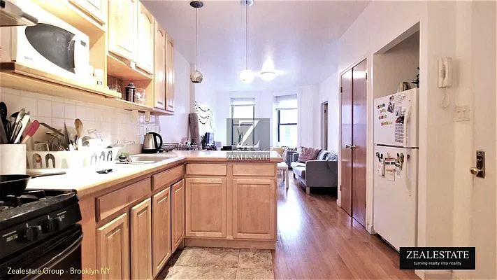 Rented by ZealEstate Group Inc | media 44