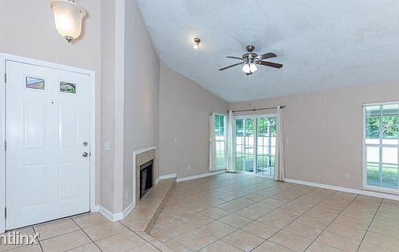 4th image of 9468 Forest Hills Cir